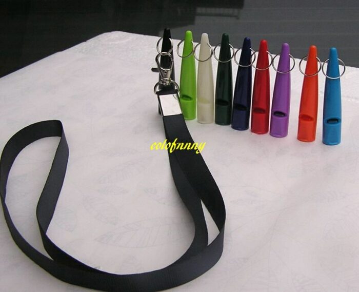 300pcs Lot Fast Shipping Plastic Dog Whistles Cat Dogs Pet Train Whistle Pet Supplies With Lanyard 2.jpg