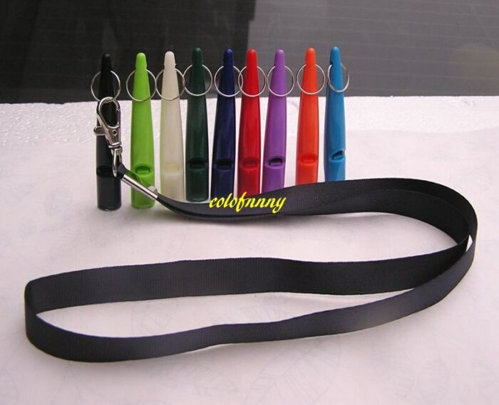 300pcs Lot Fast Shipping Plastic Dog Whistles Cat Dogs Pet Train Whistle Pet Supplies With Lanyard 4.jpg