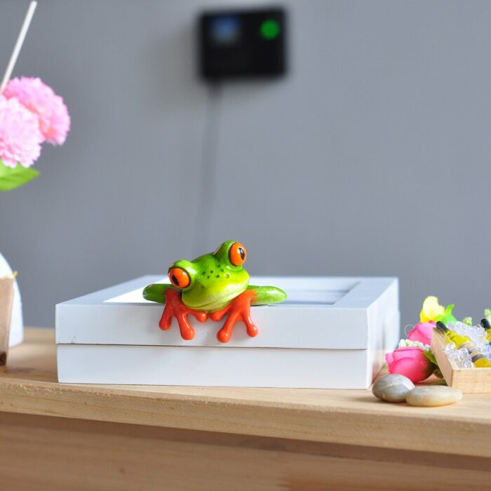 Modern Unique 3d Frog Animal Figurines Decor Kid Gifts Office Ornament 4